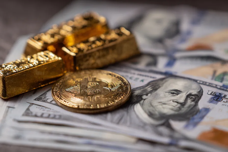 Bitcoin Joins Gold in 2025's Dedollarization Trend